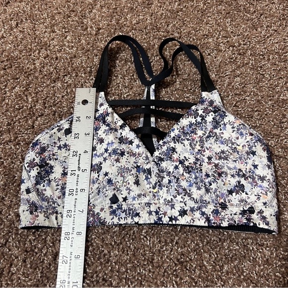 Victoria's Secret Black and White Artistic Bra and Leggings - Picture 7 of 12